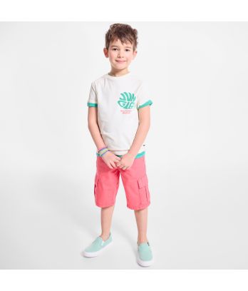 Boy's off-white T-shirt with a slogan and leaf motif on the front and back