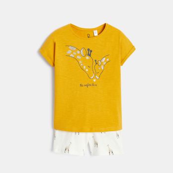 Girl's yellow giraffe motif short pyjamas